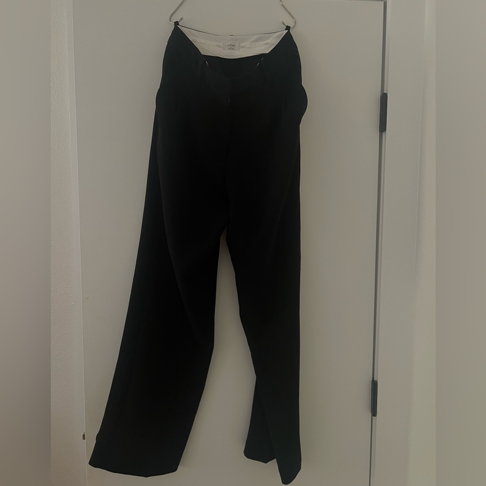 Aritzia Effortless Black Pant Regular Size 6